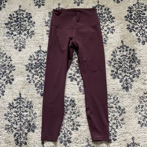 Like new Lululemon Wunder Under leggings